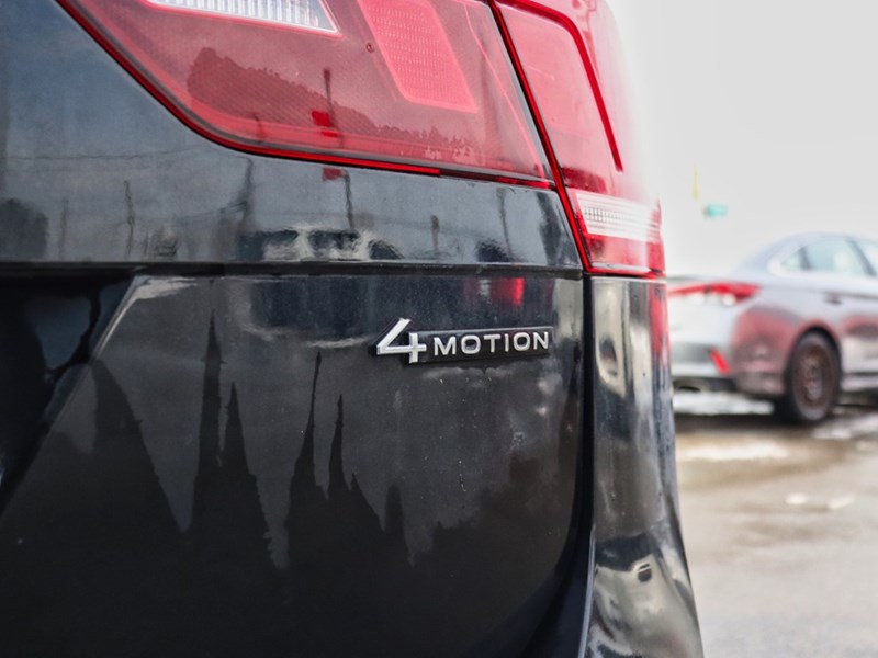 2022 Volkswagen Tiguan Comfortline R-Line Black Edition 4MOTION