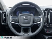 2025 Volvo XC40 B5 AWD Ultra Dark Theme