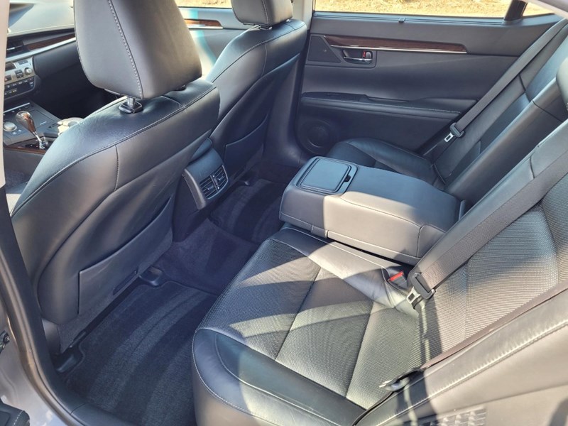 2014 Lexus ES 300h 4dr Sdn