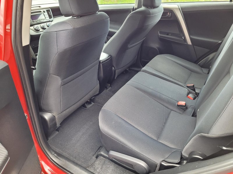2015 Toyota RAV4 AWD 4dr LE