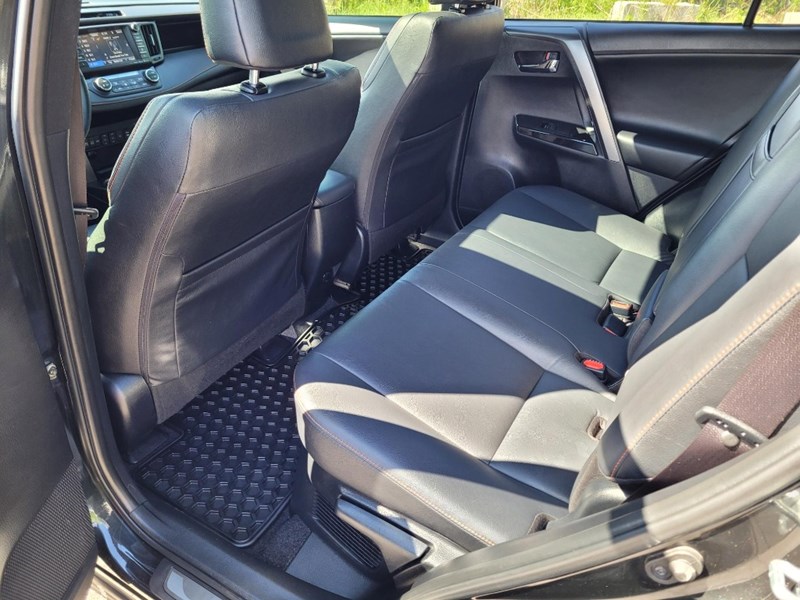 2018 Toyota RAV4 Hybrid AWD Hybrid SE