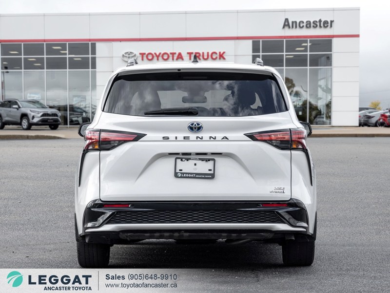 2021 Toyota Sienna XSE FWD