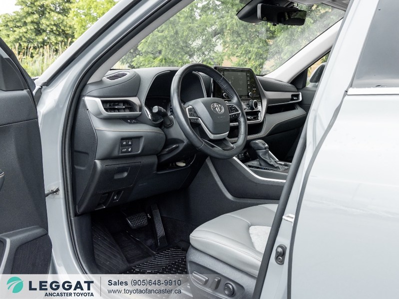 2022 Toyota Highlander Hybrid Hybrid XLE AWD