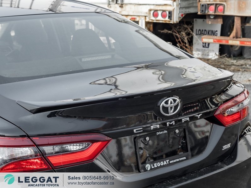 2024 Toyota Camry SE Auto