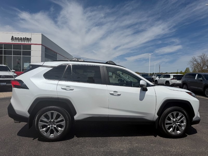 2025 Toyota RAV4 XLE PREMIUM AWD
