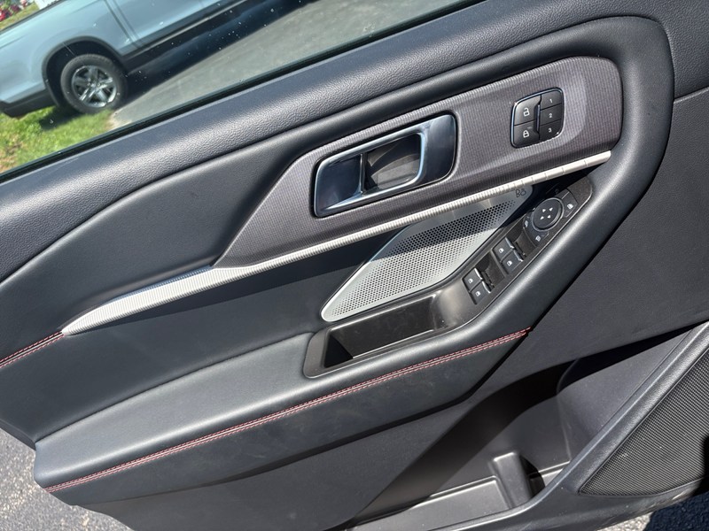 2025 Ford Explorer ST 4WD|400hp|3 Rows|Accident Free