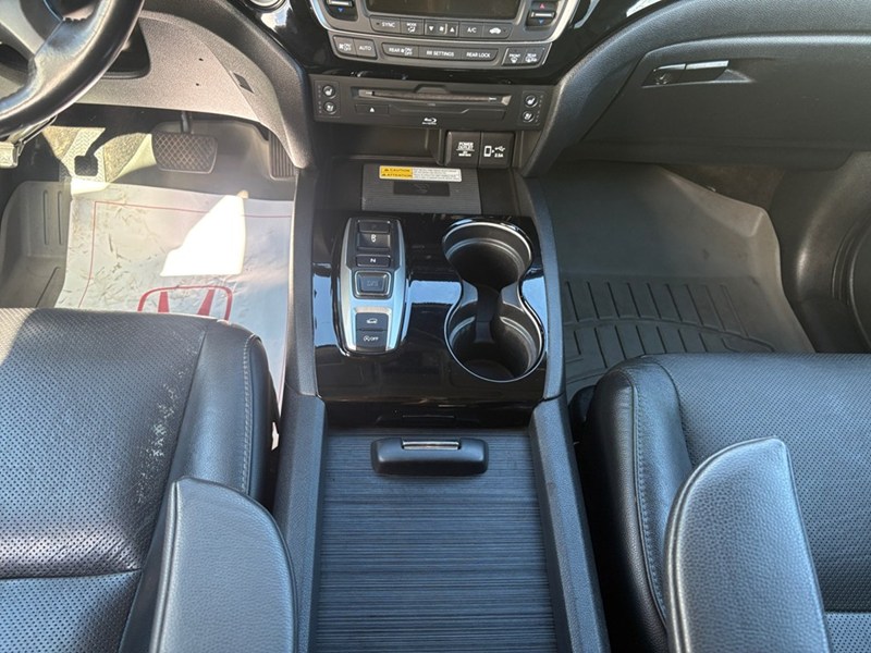2019 Honda Pilot Touring 8-Passenger AWD|V6|TOWS 5,000LBS