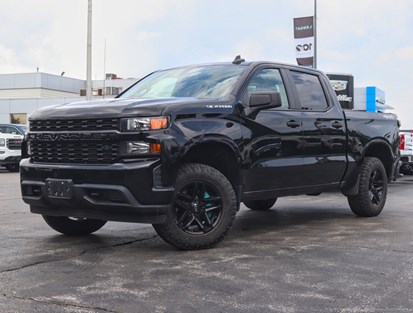 2021 Chevrolet Silverado 1500 4WD Crew Cab 147" Custom