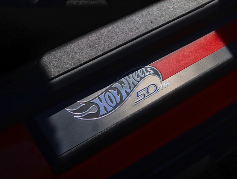 2018 Chevrolet Camaro 2dr Cpe 2LT