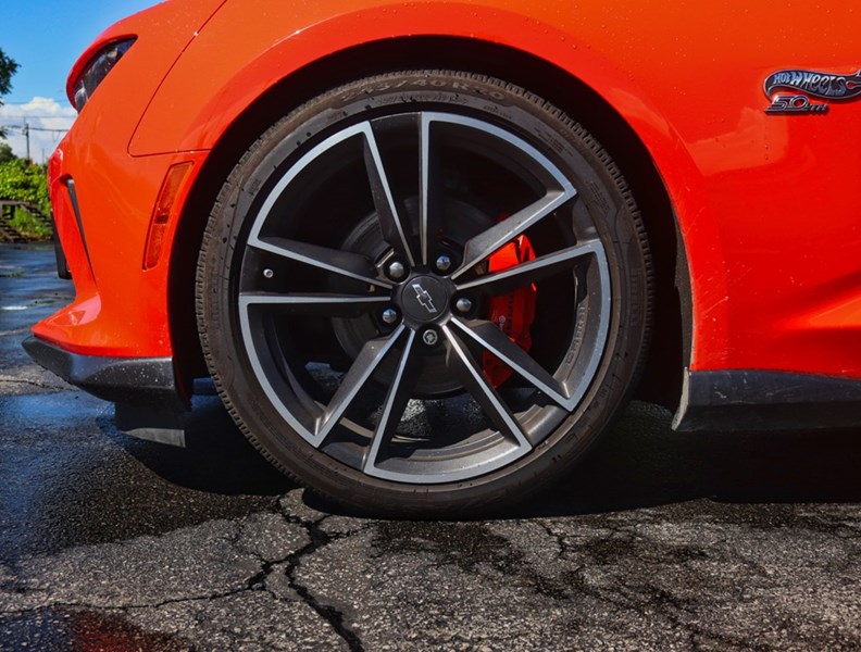 2018 Chevrolet Camaro 2dr Cpe 2LT
