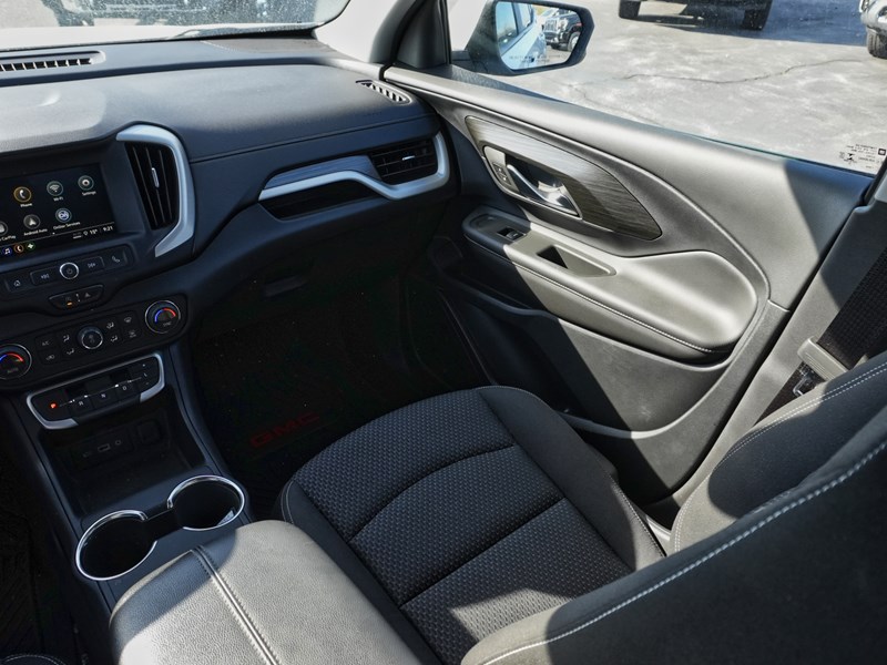 2022 GMC Terrain FWD 4dr SLE