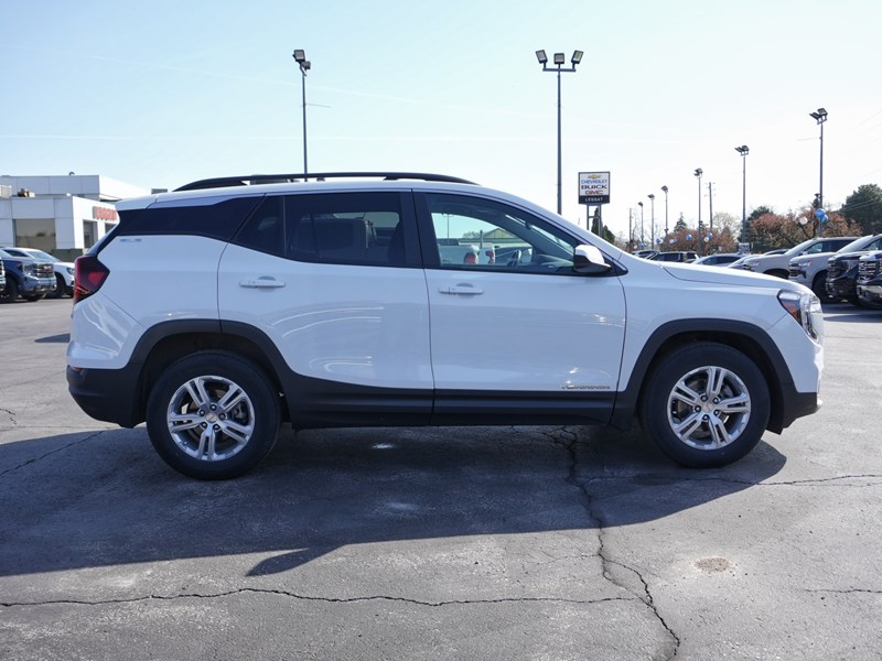 2022 GMC Terrain FWD 4dr SLE