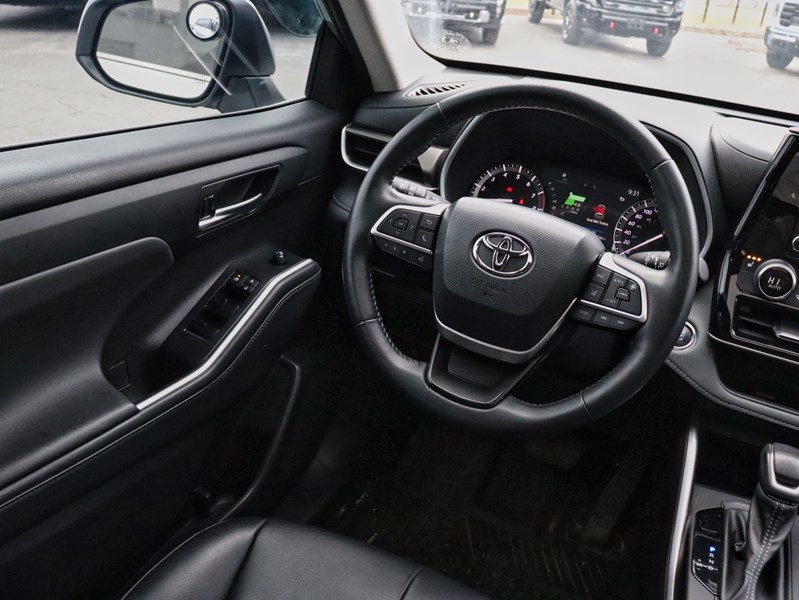 2022 Toyota Highlander XLE AWD