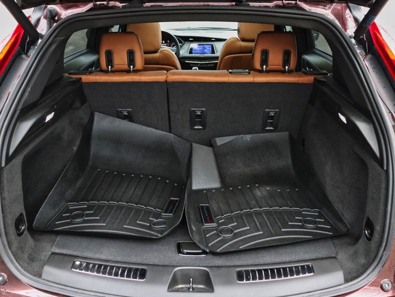 2023 Cadillac XT4 AWD 4dr Premium Luxury