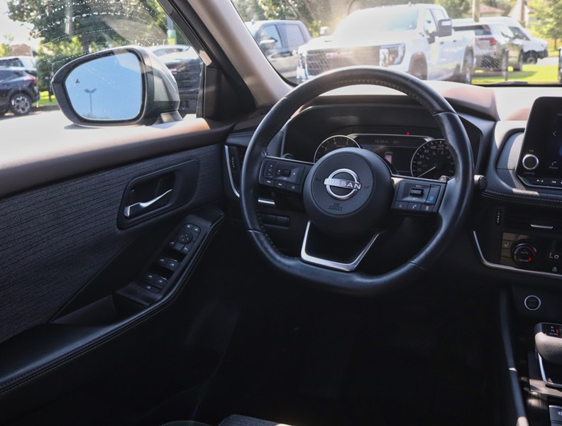 2023 Nissan Rogue AWD SV Moonroof