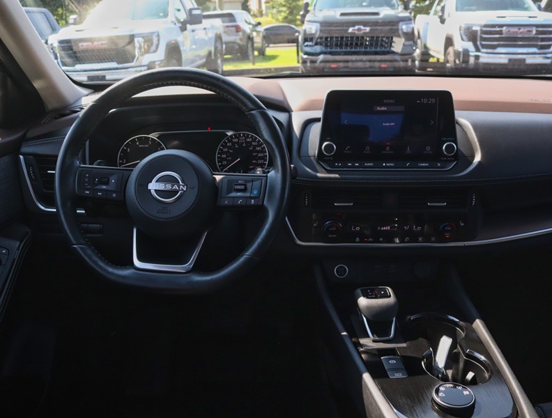 2023 Nissan Rogue AWD SV Moonroof