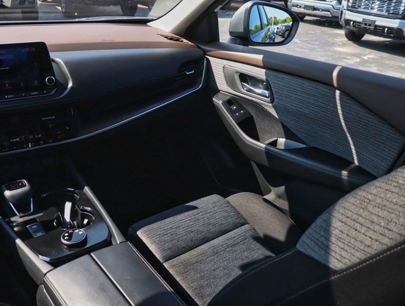 2023 Nissan Rogue AWD SV Moonroof