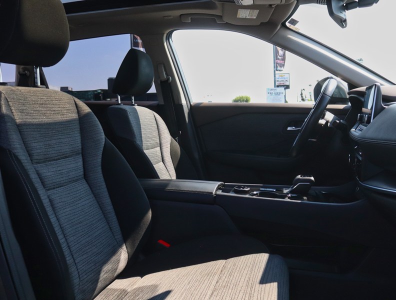 2023 Nissan Rogue AWD SV Moonroof