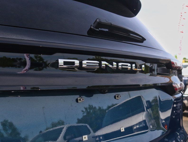 2024 GMC Acadia AWD 4dr Denali