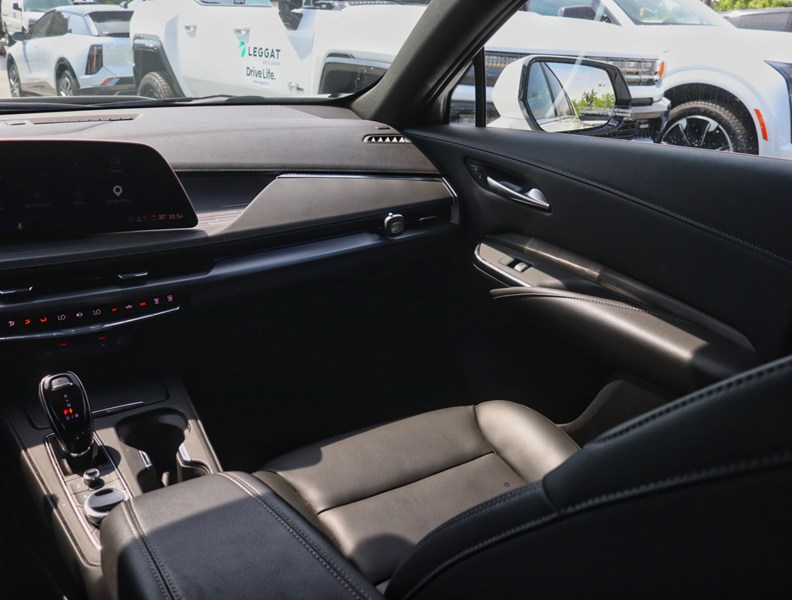 2025 Cadillac XT4 AWD 4dr Premium Luxury