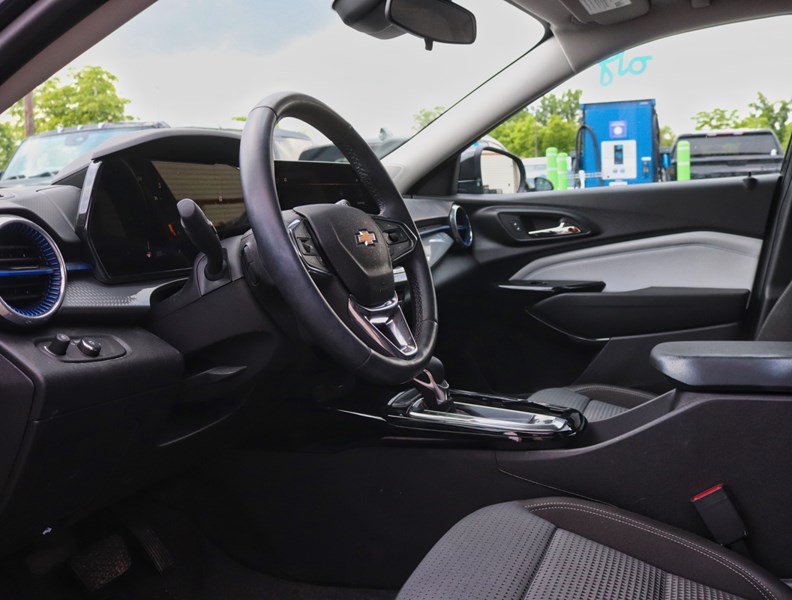 2025 Chevrolet Trax FWD 4dr LT