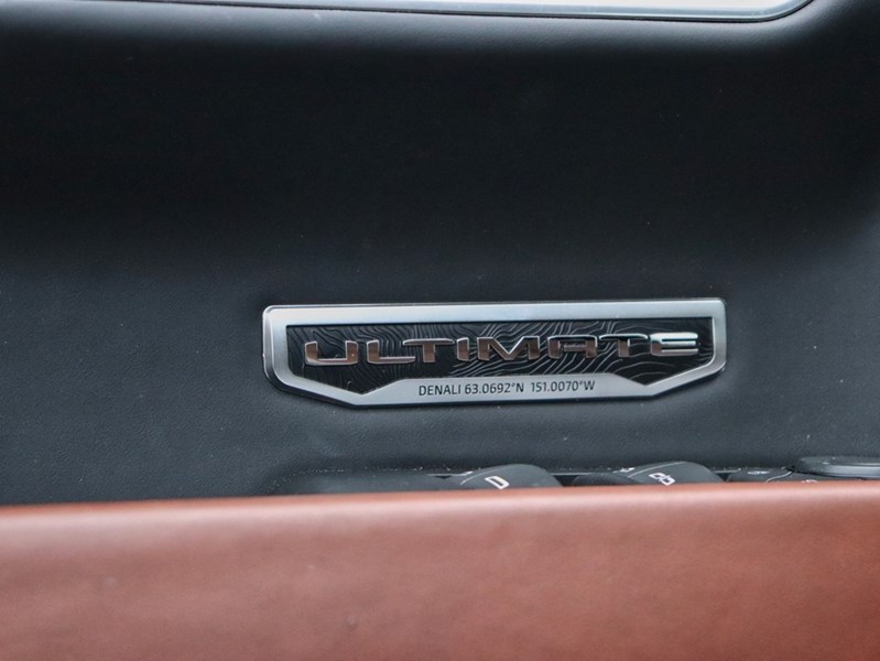 2025 GMC Sierra 1500 ULTIMATE DENALI | DIESEL | NOLUXTAX | FULLYLOADED