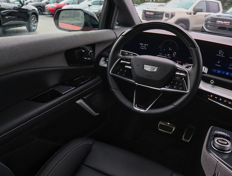 2026 Cadillac OPTIQ 4dr Sport
