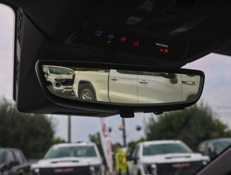 2026 Cadillac OPTIQ 4dr Sport