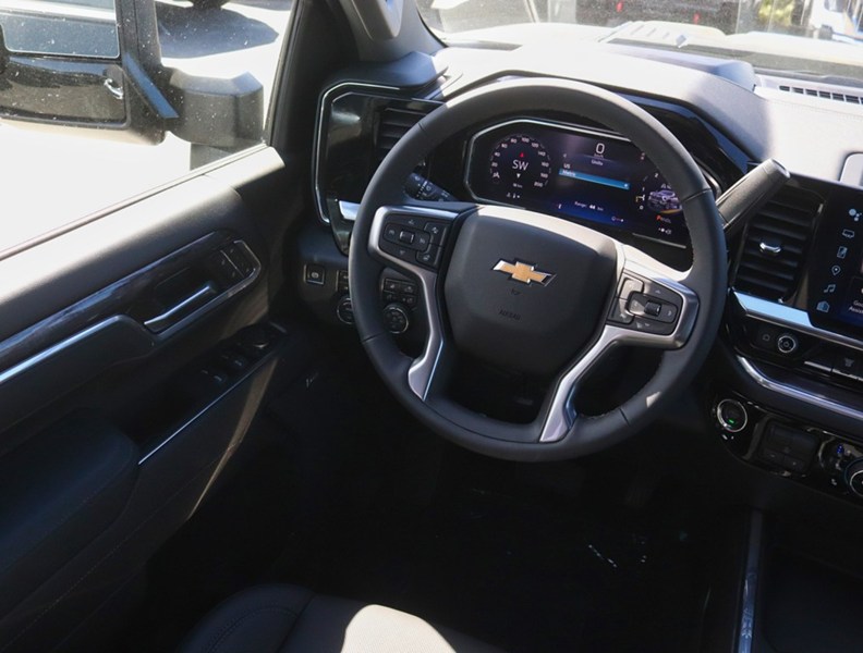 2026 Chevrolet Silverado 3500HD 4WD Crew Cab 172