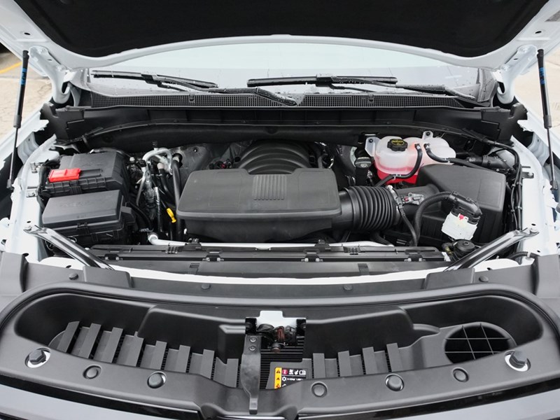2026 Chevrolet Suburban 4WD 4dr LS