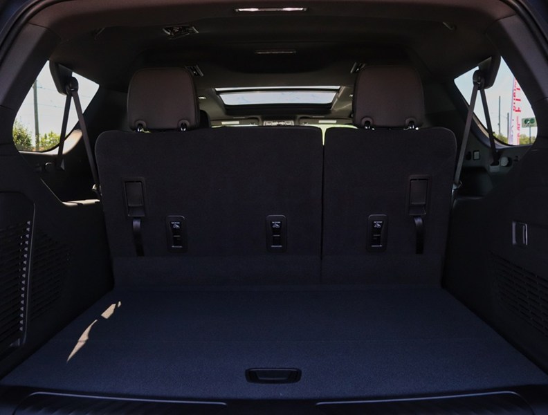 2026 Chevrolet Suburban 4WD 4dr LT
