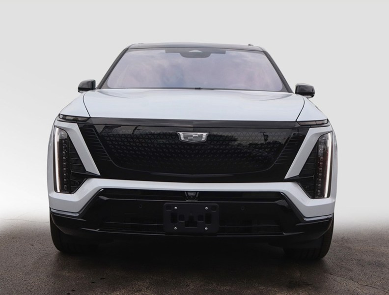 2027 Cadillac VISTIQ AWD 4dr Sport