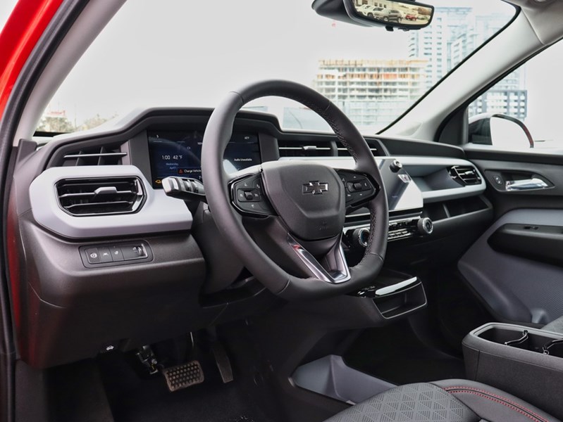 2027 Chevrolet Bolt FWD 4dr RS