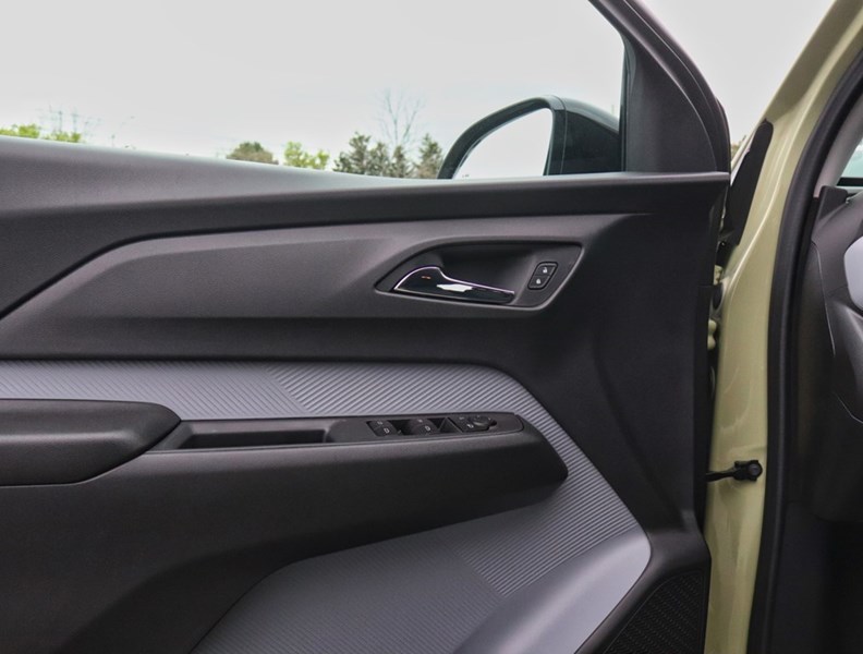 2027 Chevrolet Bolt FWD 4dr LT