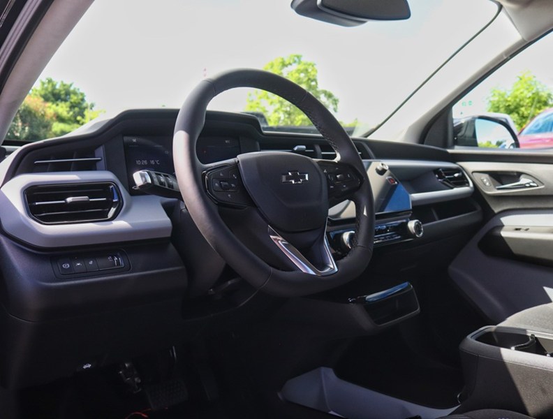 2027 Chevrolet Bolt FWD 4dr LT