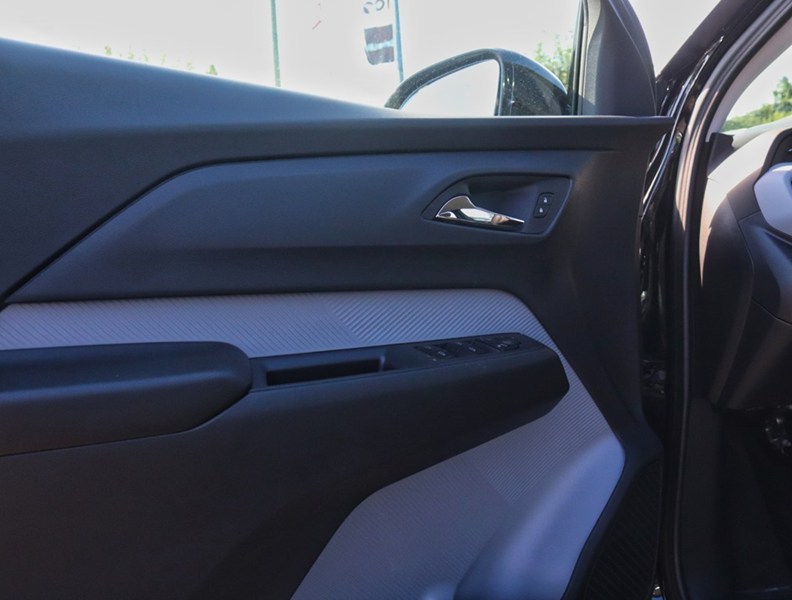 2027 Chevrolet Bolt FWD 4dr LT