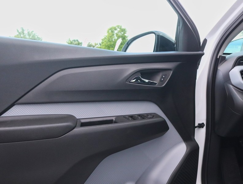 2027 Chevrolet Bolt FWD 4dr LT