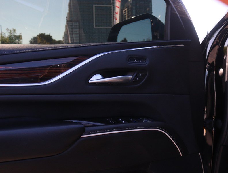2023 Cadillac Escalade ESV 4WD 4dr Luxury