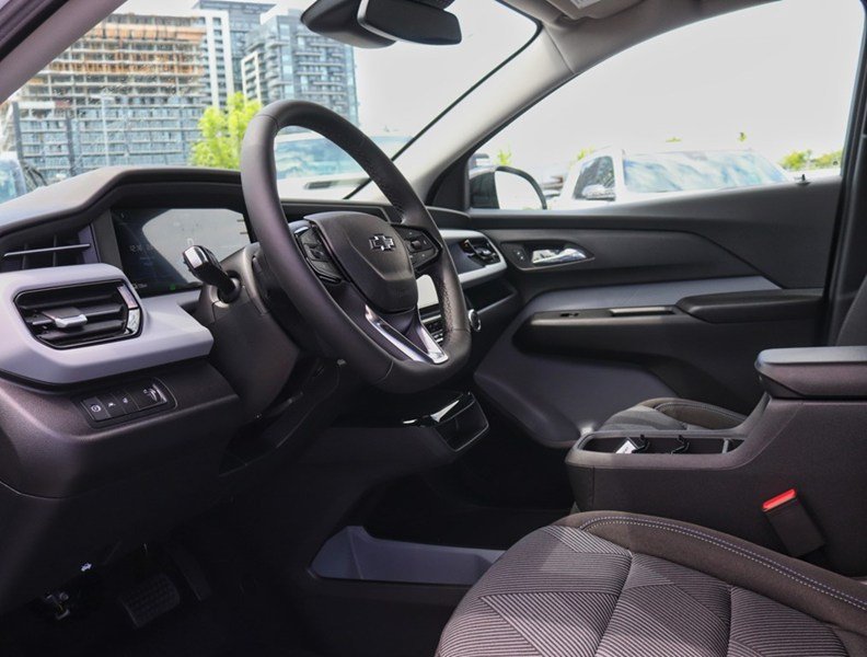 2027 Chevrolet Bolt FWD 4dr LT