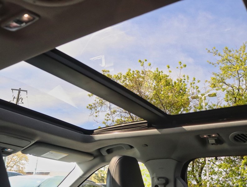 2021 Ford Explorer Limited | 4WD | HYBRID | NAV | ROOF | TOW | 360