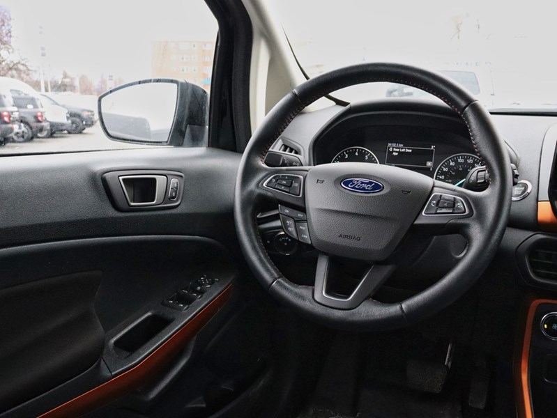 2022 Ford EcoSport SE | 4WD | 2.0L | NAV | REAR CAM | HTD SEATS | 17s