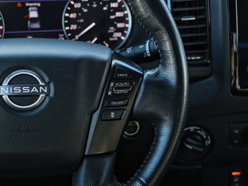 2023 Nissan Frontier SV | 4x4 | 3.8L | Crew Cab | MIDNIGHT EDITION