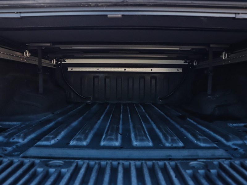 2023 Nissan Frontier SV | 4x4 | 3.8L | Crew Cab | MIDNIGHT EDITION