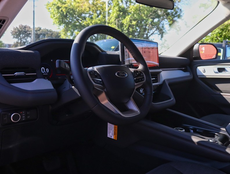 2026 Ford Explorer Active | 4WD