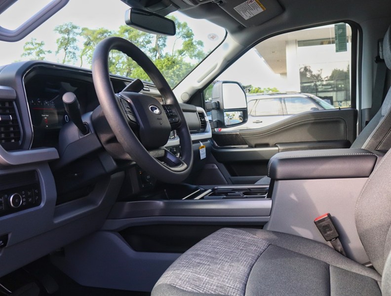 2026 Ford F-250 XLT | 4X4 | 6.8L | PREM PKG | BLK PKG | CONSOLE