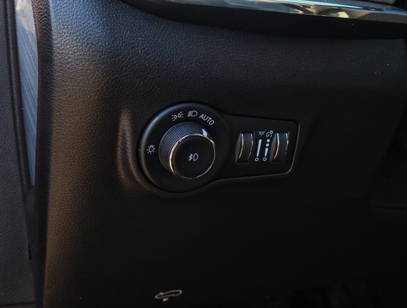 2023 Jeep Compass Limited | 4x4 | 2.0L | ROOF | PREM SOUND | HTD STR