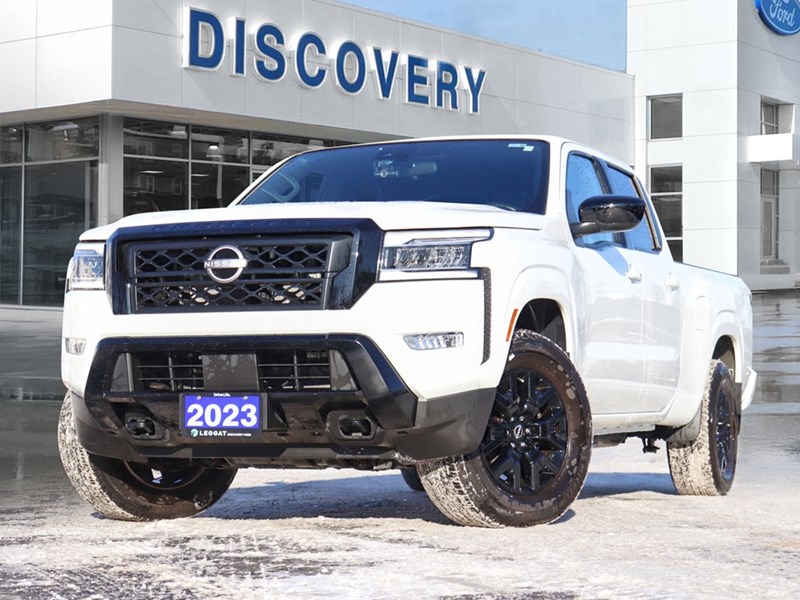 2023 Nissan Frontier SV | 4x4 | 3.8L | Crew Cab | MIDNIGHT EDITION