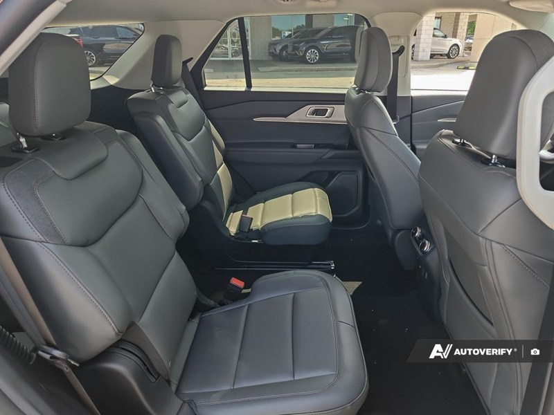 2026 Ford Explorer Active w/200A Pkg 4WD