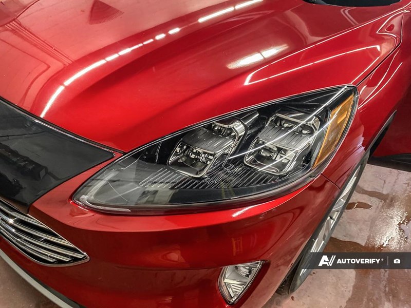 2022 Ford Escape Titanium Hybrid AWD