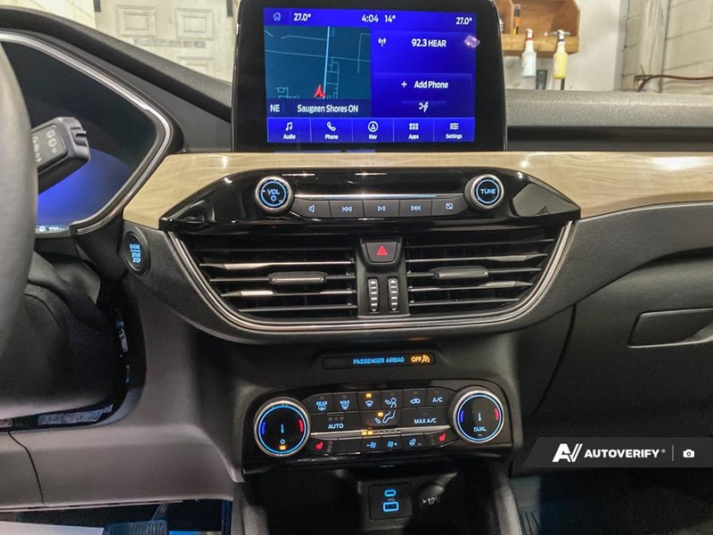 2022 Ford Escape Titanium Hybrid AWD